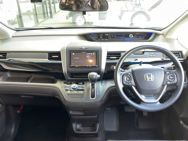 ホンダ フリード G ホンダセンシング 愛知県 2018(平30)年 4.2万km モダンスティールM 衝突軽減システム/オーディオ/両側パワースライドドア/クルーズコントロール/バックカメラ/Bluetooth/アイドリングストップ/横滑り防止装置/ステアリングスイッチ/スマートキー/プッシュスタート