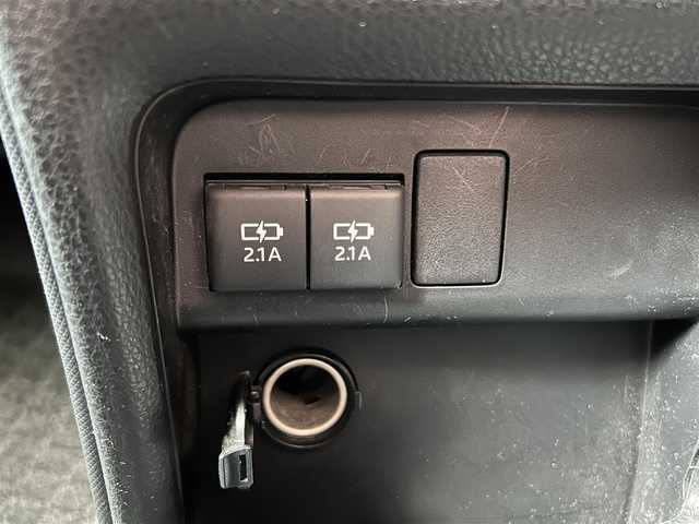 トヨタ ヴォクシー ZS 宮城県 2018(平30)年 5.5万km 黒 登録時走行距離　54656km/純正ナビ/CD/DVD/BT/TV/フリップダウンモニター/両側パワースライドドア/プリクラッシュセーフティ/クルーズコントロール/レーンキープアシスト/ETC2.0/バックカメラ/スマートキー/プッシュスタート/純正16インチAW/オートライト/ドアバイザー/ドアミラーウインカー