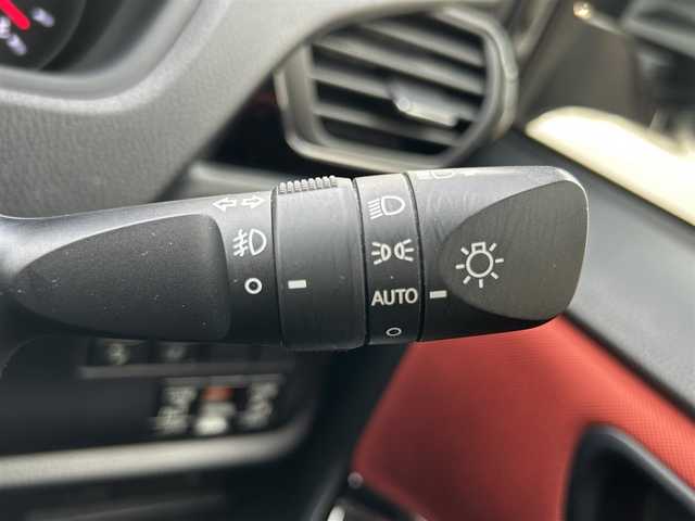 トヨタ ヴォクシー ZS 宮城県 2018(平30)年 5.5万km 黒 登録時走行距離　54656km/純正ナビ/CD/DVD/BT/TV/フリップダウンモニター/両側パワースライドドア/プリクラッシュセーフティ/クルーズコントロール/レーンキープアシスト/ETC2.0/バックカメラ/スマートキー/プッシュスタート/純正16インチAW/オートライト/ドアバイザー/ドアミラーウインカー