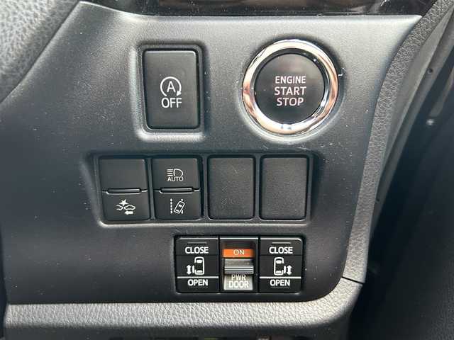 トヨタ ヴォクシー ZS 宮城県 2018(平30)年 5.5万km 黒 登録時走行距離　54656km/純正ナビ/CD/DVD/BT/TV/フリップダウンモニター/両側パワースライドドア/プリクラッシュセーフティ/クルーズコントロール/レーンキープアシスト/ETC2.0/バックカメラ/スマートキー/プッシュスタート/純正16インチAW/オートライト/ドアバイザー/ドアミラーウインカー