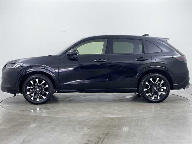 ホンダ ＺＲ－Ｖ Z 道央・札幌 2024(令6)年 0.4万km クリスタルブラックパール ・4WD/・寒冷地仕様/・純正ナビ&BT&USB&フルセグTV/・BOSEプレミアムサウンド/・マルチビューカメラシステム/・バックカメラ/・ホンダセンシング/・衝突軽減ブレーキ/・誤発進抑制機能/・後方誤発進抑制機能/・近距離衝突軽減ブレーキ/・歩行者事故低減ステアリング/・路外逸脱抑制機能/・渋滞追従機能付アダプティブクルーズコントロール/・車線維持支援システム/・トラフィックジャムアシスト/・先行車発進お知らせ機能/・標識認識機能/・ブラインドスポットインフォメーション/・パーキングセンサーシステム/・全席シートヒーター/・前席パワーシート/・D席シートメモリ/・レザーシート/・ステアリングヒーター/・パドルシフト/・置くだけ充電/・純正前方ドライブレコーダー/・ビルトインETC2.0/・LEDヘッドライト/・オートライト/・オートマチックハイビーム/・スマートキー/・スペアキー/・取扱説明書