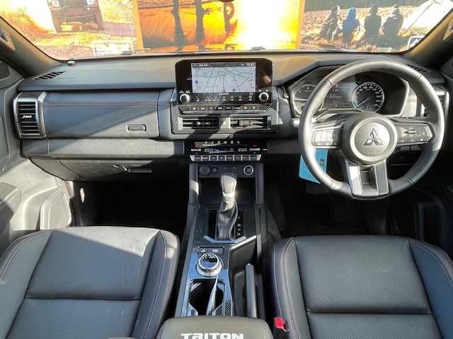 三菱 トライトン GSR 愛知県 2025(令7)年 0.9万km グレー ３０ｍｍリフトアップ　/モディファイドフェイスマスク　/ブルバー　/Ｍ２９スティンガー１７インチアルミホイール　/ＴＯＹＯオープンカントリーＲ／Ｔ新品タイヤ　/ナビ　/フルセグＴＶ　/全方位カメラ　/デジタルインナーミラー/スマートキー