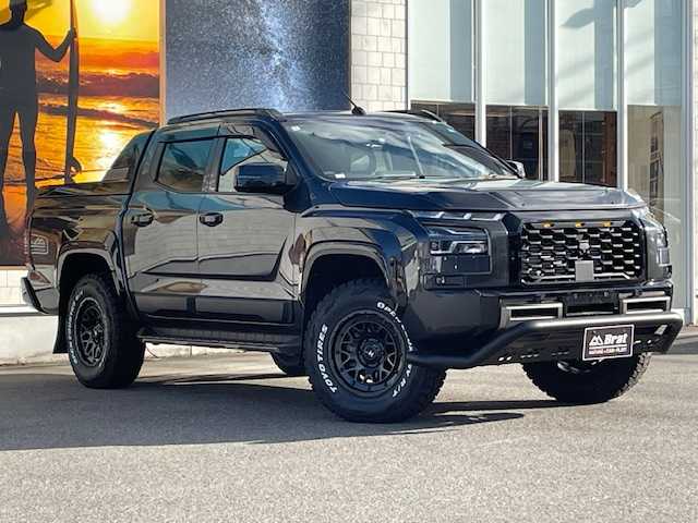 三菱 トライトン GSR 愛知県 2025(令7)年 0.9万km グレー ３０ｍｍリフトアップ　/モディファイドフェイスマスク　/ブルバー　/Ｍ２９スティンガー１７インチアルミホイール　/ＴＯＹＯオープンカントリーＲ／Ｔ新品タイヤ　/ナビ　/フルセグＴＶ　/全方位カメラ　/デジタルインナーミラー/スマートキー