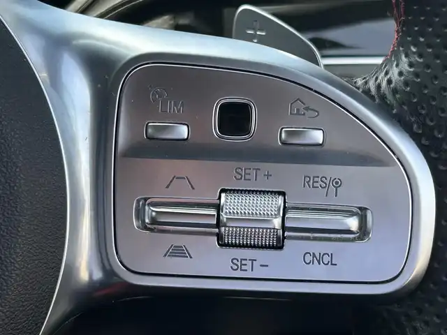 メルセデス・ベンツ Ａ２００ｄ AMGライン 埼玉県 2019(令1)年 2.2万km イリジウムシルバー 黒赤革シート　/パノラマルーフ　/レザーエクスクルーシブパッケージ　/アドバンスパッケージ　/ヘッドアップディスプレイ　/レーダーセーフティパッケージ　/全周囲カメラ　　/バックカメラ　/ドラレコ　/シートヒーター　/パドルシフト　/地デジTV　/ETC