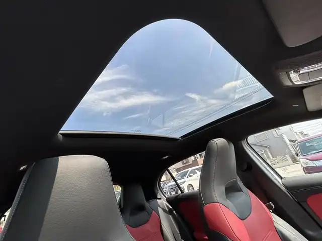 メルセデス・ベンツ Ａ２００ｄ AMGライン 埼玉県 2019(令1)年 2.2万km イリジウムシルバー 黒赤革シート　/パノラマルーフ　/レザーエクスクルーシブパッケージ　/アドバンスパッケージ　/ヘッドアップディスプレイ　/レーダーセーフティパッケージ　/全周囲カメラ　　/バックカメラ　/ドラレコ　/シートヒーター　/パドルシフト　/地デジTV　/ETC