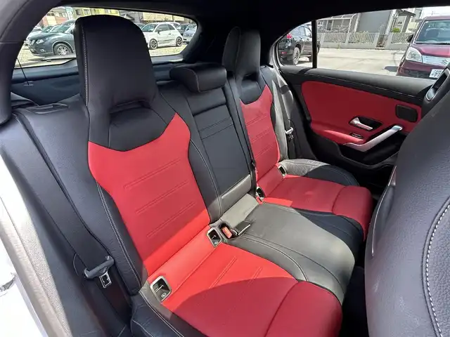 メルセデス・ベンツ Ａ２００ｄ AMGライン 埼玉県 2019(令1)年 2.2万km イリジウムシルバー 黒赤革シート　/パノラマルーフ　/レザーエクスクルーシブパッケージ　/アドバンスパッケージ　/ヘッドアップディスプレイ　/レーダーセーフティパッケージ　/全周囲カメラ　　/バックカメラ　/ドラレコ　/シートヒーター　/パドルシフト　/地デジTV　/ETC