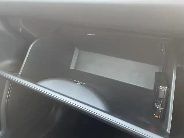 ホンダ ヴェゼル ハイブリッド e:HEV Z 群馬県 2021(令3)年 3.6万km プラチナホワイトパール ワンオーナー/純正SDナビ(VXM-215VFEi)/　フルセグTV/Bluetooth/FM/AM/USB/SD/パワーバックドア/衝突被害軽減ブレーキ/誤発進抑制機能/ブラインドスポットモニター/路外逸脱抑制機能/アダプティブクルーズコントロール/前後クリアランスソナー/パドルシフト/ビルトインETC2.0/前後ドライブレコーダー/バックカメラ/LEDヘッドライト/オートライト/ シートヒーター（運転席、助手席）/ステアリングヒーター/ハーフレザーシート/ステアリングスイッチ/純正フロアマット