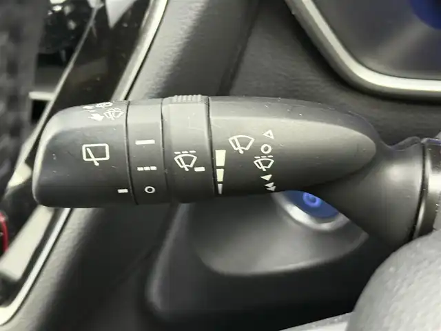 トヨタ カローラ クロス ハイブリッド Z 愛知県 2022(令4)年 5.8万km プラチナホワイトパールマイカ 純正9型DA(フルセグ、Bluetooth、AppleCarplay）/ETC/Bカメラ/ドラレコ前後/ACC/衝突軽減ブレーキ/レーンキープアシスト/オートハイビーム/LEDヘッドライト/パワーシート（D席）/パワーバックドア/シートヒーター（D+N)/ハーフレザーシート/ルーフレール/フォグライト/スマートキー/純正18インチAW/純正フロアマット/横滑り防止装置