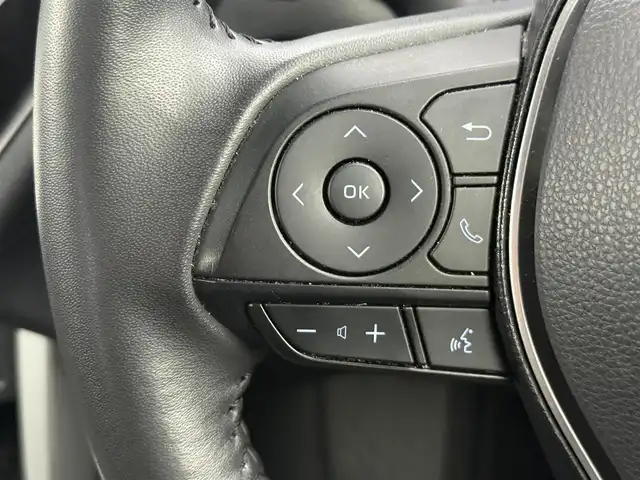 トヨタ カローラ クロス ハイブリッド Z 愛知県 2022(令4)年 5.8万km プラチナホワイトパールマイカ 純正9型DA(フルセグ、Bluetooth、AppleCarplay）/ETC/Bカメラ/ドラレコ前後/ACC/衝突軽減ブレーキ/レーンキープアシスト/オートハイビーム/LEDヘッドライト/パワーシート（D席）/パワーバックドア/シートヒーター（D+N)/ハーフレザーシート/ルーフレール/フォグライト/スマートキー/純正18インチAW/純正フロアマット/横滑り防止装置