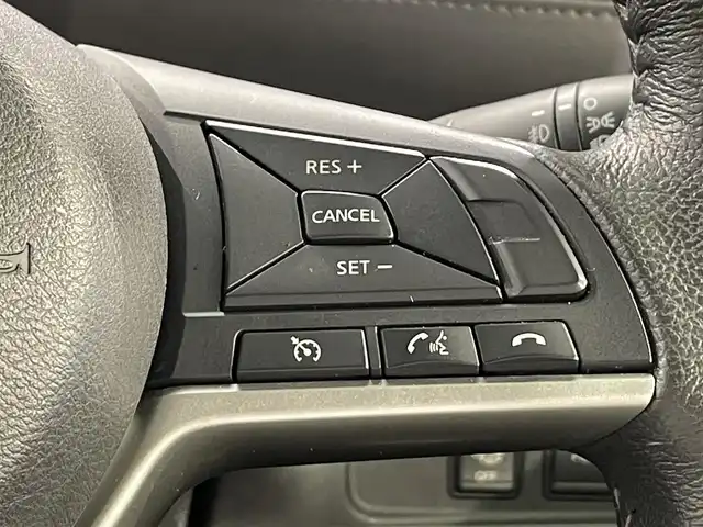 日産 セレナ e－パワー ハイウェイスター V 愛知県 2020(令2)年 7.8万km ブリリアントホワイトパール 純正１０インチナビ/アラウンドビューモニター/両側パワースライドドア/ハンズフリーオートスライドドア/フリップダウンモニター　/エマージェンシーブレーキ/ブラインドスポットモニター/車線逸脱警報/コーナーセンサー/クルーズコントロール/前後ドライブレコーダー/ビルトインＥＴＣ/アクセサリーソケット/LEDヘッドライト/ISOFIX/純正フロアマット/純正15インチアルミホイール