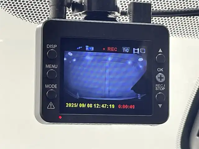 日産 セレナ e－パワー ハイウェイスター V 愛知県 2020(令2)年 7.8万km ブリリアントホワイトパール 純正１０インチナビ/アラウンドビューモニター/両側パワースライドドア/ハンズフリーオートスライドドア/フリップダウンモニター　/エマージェンシーブレーキ/ブラインドスポットモニター/車線逸脱警報/コーナーセンサー/クルーズコントロール/前後ドライブレコーダー/ビルトインＥＴＣ/アクセサリーソケット/LEDヘッドライト/ISOFIX/純正フロアマット/純正15インチアルミホイール