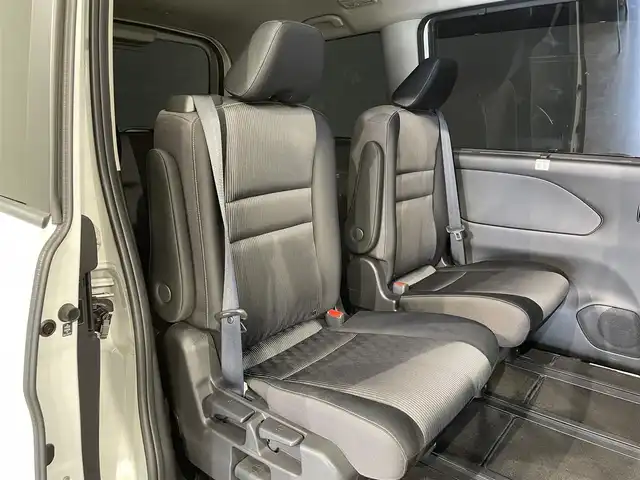 日産 セレナ e－パワー ハイウェイスター V 愛知県 2020(令2)年 7.8万km ブリリアントホワイトパール 純正１０インチナビ/アラウンドビューモニター/両側パワースライドドア/ハンズフリーオートスライドドア/フリップダウンモニター　/エマージェンシーブレーキ/ブラインドスポットモニター/車線逸脱警報/コーナーセンサー/クルーズコントロール/前後ドライブレコーダー/ビルトインＥＴＣ/アクセサリーソケット/LEDヘッドライト/ISOFIX/純正フロアマット/純正15インチアルミホイール
