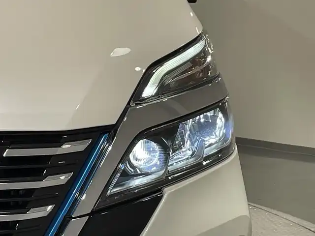 日産 セレナ e－パワー ハイウェイスター V 愛知県 2020(令2)年 7.8万km ブリリアントホワイトパール 純正１０インチナビ/アラウンドビューモニター/両側パワースライドドア/ハンズフリーオートスライドドア/フリップダウンモニター　/エマージェンシーブレーキ/ブラインドスポットモニター/車線逸脱警報/コーナーセンサー/クルーズコントロール/前後ドライブレコーダー/ビルトインＥＴＣ/アクセサリーソケット/LEDヘッドライト/ISOFIX/純正フロアマット/純正15インチアルミホイール