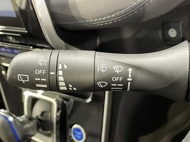 日産 セレナ e－パワー ハイウェイスター V 愛知県 2020(令2)年 7.8万km ブリリアントホワイトパール 純正１０インチナビ/アラウンドビューモニター/両側パワースライドドア/ハンズフリーオートスライドドア/フリップダウンモニター　/エマージェンシーブレーキ/ブラインドスポットモニター/車線逸脱警報/コーナーセンサー/クルーズコントロール/前後ドライブレコーダー/ビルトインＥＴＣ/アクセサリーソケット/LEDヘッドライト/ISOFIX/純正フロアマット/純正15インチアルミホイール