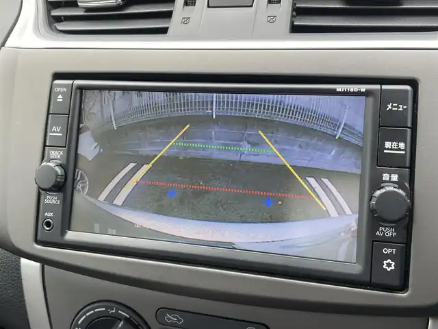日産 シルフィ S 埼玉県 2019(平31)年 6.3万km ブリリアントシルバー /ワンオーナー//純正メモリナビ//フルセグTV//CD&Bluetooth//キーレス//ETC//社外キセノン//Wエアバッグ//ABS//横滑り防止装置//Fフォグランプ//ドアバイザー//社外15インチAW//新車時保証書//取扱説明書//ナビ取説//スペアキー