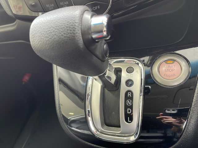 日産 セレナ ハイウェイスター Sハイブリッド 栃木県 2014(平26)年 4.7万km ブリリアントホワイトパール 純正SDナビ/・Bluetooth CD DVD/・TV フルセグ/・バックカメラ/純正フリップダウン後席モニター/アイドリングストップ/クルーズコントロール/両側パワースライドドア/レザーシート/ETC/ドライブレコーダー/LEDヘッドライト/衝突被害軽減システム/レーンキープアシスト