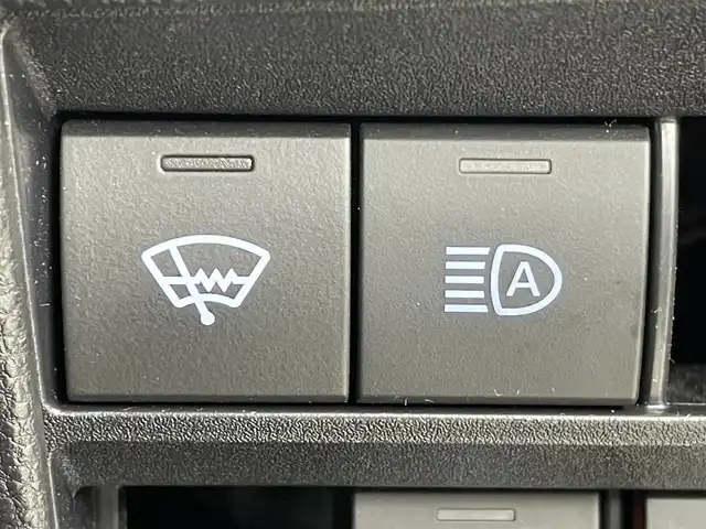 トヨタ ノア ハイブリッド Z 埼玉県 2024(令6)年 2万km パール 禁煙車　快適利便　純正10.5型DA　後席モニター　全方位カメラ　BSM　液晶ミラー　TV　HDMI　ETC2.0　温シート　両側電動　寒冷地仕様　パーキングアシスト　ハンドルヒーター　HUD　