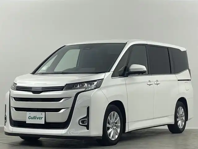 トヨタ ノア ハイブリッド Z 埼玉県 2024(令6)年 2万km パール 禁煙車　快適利便　純正10.5型DA　後席モニター　全方位カメラ　BSM　液晶ミラー　TV　HDMI　ETC2.0　温シート　両側電動　寒冷地仕様　パーキングアシスト　ハンドルヒーター　HUD　
