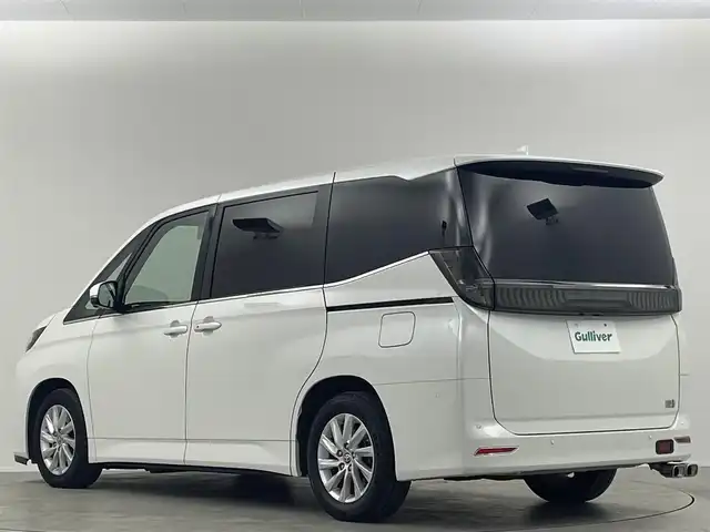 トヨタ ノア ハイブリッド Z 埼玉県 2024(令6)年 2万km パール 禁煙車　快適利便　純正10.5型DA　後席モニター　全方位カメラ　BSM　液晶ミラー　TV　HDMI　ETC2.0　温シート　両側電動　寒冷地仕様　パーキングアシスト　ハンドルヒーター　HUD　