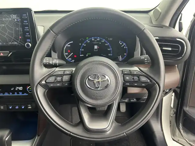 トヨタ ヤリスクロス ハイブリッド Z 道央・札幌 2022(令4)年 0.8万km ホワイトパールクリスタルシャイン ・４WD/・純正メモリナビ/・アラウンドビューモニター/・BT/USB/Miracast/・前後ドライブレコーダー/・ビルトインETC /・衝突軽減ブレーキ/・横滑り防止装置/・レーダークルーズコントロール/・レーンキープアシスト/・前後コーナーセンサー/・PCS/・PKSB/・RSA/・先行車発進告知/・オートブレーキホールド/・ドアバイザー/・LEDヘッドライト/・フォグ/・ヘッドライトレベライザー/・ミラーヒーター/・純正フロアマット/・ハーフレザーシート/・前席シートヒーター/・D席パワーシート/・保証書・取扱説明書