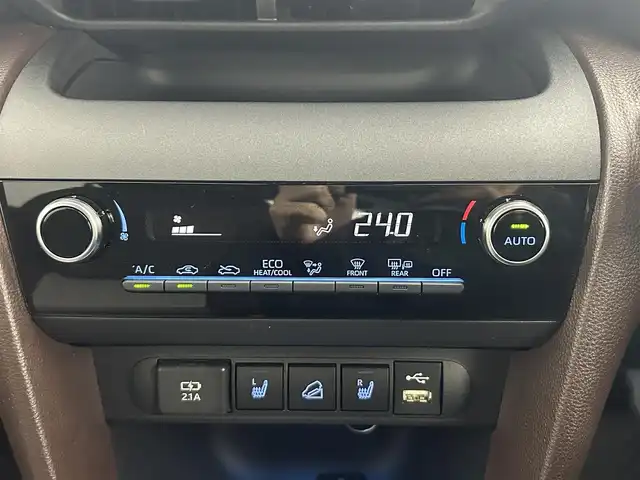 トヨタ ヤリスクロス ハイブリッド Z 道央・札幌 2022(令4)年 0.8万km ホワイトパールクリスタルシャイン ・４WD/・純正メモリナビ/・アラウンドビューモニター/・BT/USB/Miracast/・前後ドライブレコーダー/・ビルトインETC /・衝突軽減ブレーキ/・横滑り防止装置/・レーダークルーズコントロール/・レーンキープアシスト/・前後コーナーセンサー/・PCS/・PKSB/・RSA/・先行車発進告知/・オートブレーキホールド/・ドアバイザー/・LEDヘッドライト/・フォグ/・ヘッドライトレベライザー/・ミラーヒーター/・純正フロアマット/・ハーフレザーシート/・前席シートヒーター/・D席パワーシート/・保証書・取扱説明書