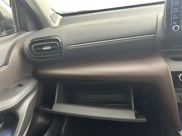 トヨタ ヤリスクロス ハイブリッド Z 道央・札幌 2022(令4)年 0.8万km ホワイトパールクリスタルシャイン ・４WD/・純正メモリナビ/・アラウンドビューモニター/・BT/USB/Miracast/・前後ドライブレコーダー/・ビルトインETC /・衝突軽減ブレーキ/・横滑り防止装置/・レーダークルーズコントロール/・レーンキープアシスト/・前後コーナーセンサー/・PCS/・PKSB/・RSA/・先行車発進告知/・オートブレーキホールド/・ドアバイザー/・LEDヘッドライト/・フォグ/・ヘッドライトレベライザー/・ミラーヒーター/・純正フロアマット/・ハーフレザーシート/・前席シートヒーター/・D席パワーシート/・保証書・取扱説明書