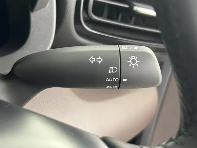 トヨタ ヤリスクロス ハイブリッド Z 道央・札幌 2022(令4)年 0.8万km ホワイトパールクリスタルシャイン ・４WD/・純正メモリナビ/・アラウンドビューモニター/・BT/USB/Miracast/・前後ドライブレコーダー/・ビルトインETC /・衝突軽減ブレーキ/・横滑り防止装置/・レーダークルーズコントロール/・レーンキープアシスト/・前後コーナーセンサー/・PCS/・PKSB/・RSA/・先行車発進告知/・オートブレーキホールド/・ドアバイザー/・LEDヘッドライト/・フォグ/・ヘッドライトレベライザー/・ミラーヒーター/・純正フロアマット/・ハーフレザーシート/・前席シートヒーター/・D席パワーシート/・保証書・取扱説明書