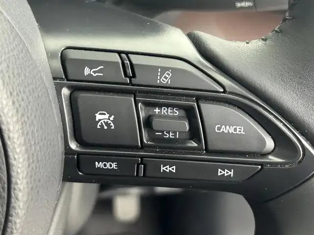 トヨタ ヤリスクロス ハイブリッド Z 道央・札幌 2022(令4)年 0.8万km ホワイトパールクリスタルシャイン ・４WD/・純正メモリナビ/・アラウンドビューモニター/・BT/USB/Miracast/・前後ドライブレコーダー/・ビルトインETC /・衝突軽減ブレーキ/・横滑り防止装置/・レーダークルーズコントロール/・レーンキープアシスト/・前後コーナーセンサー/・PCS/・PKSB/・RSA/・先行車発進告知/・オートブレーキホールド/・ドアバイザー/・LEDヘッドライト/・フォグ/・ヘッドライトレベライザー/・ミラーヒーター/・純正フロアマット/・ハーフレザーシート/・前席シートヒーター/・D席パワーシート/・保証書・取扱説明書