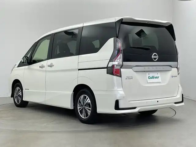 日産 セレナ e－パワー ハイウェイスター V 新潟県 2022(令4)年 4.2万km ブリリアントホワイトパール プロパイロット/純正メモリナビ【MM512D-L】/　フルセグTV/Bluetooth/CD/DVD/Blu-ray/セーフティパックA/・SRSカーテンエアバッグシステム&サイドエアバッグシステム/・踏み間違い衝突防止アシスト/・インテリジェントパーキングアシスト(駐車支援システム) /・標識検知機能/(進入禁止標識、最高速度標識、一時停止標識)/・インテリジェントアラウンドビューモニター/・インテリジェントDA(ふらつき警報)/・フロント&バックソナー/・ヒーター付ドアミラー/・ステアリングスイッチ/衝突被害軽減ブレーキ/レーンキープアシスト/レーダークルーズコントロール/ブラインドスポットモニター/両側パワースライドドア/純正フリップダウンモニター/ドライブレコーダー【DH5-D】/ビルトインETC