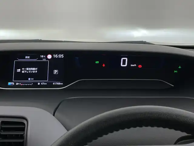 日産 セレナ e－パワー ハイウェイスター V 新潟県 2022(令4)年 4.2万km ブリリアントホワイトパール プロパイロット/純正メモリナビ【MM512D-L】/　フルセグTV/Bluetooth/CD/DVD/Blu-ray/セーフティパックA/・SRSカーテンエアバッグシステム&サイドエアバッグシステム/・踏み間違い衝突防止アシスト/・インテリジェントパーキングアシスト(駐車支援システム) /・標識検知機能/(進入禁止標識、最高速度標識、一時停止標識)/・インテリジェントアラウンドビューモニター/・インテリジェントDA(ふらつき警報)/・フロント&バックソナー/・ヒーター付ドアミラー/・ステアリングスイッチ/衝突被害軽減ブレーキ/レーンキープアシスト/レーダークルーズコントロール/ブラインドスポットモニター/両側パワースライドドア/純正フリップダウンモニター/ドライブレコーダー【DH5-D】/ビルトインETC