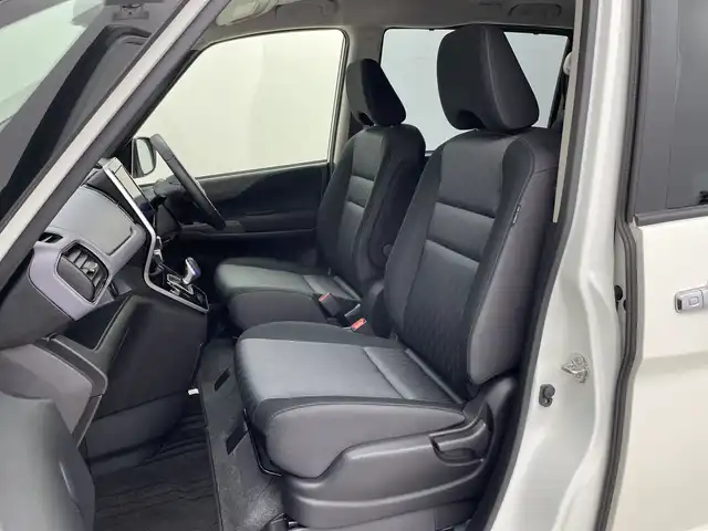 日産 セレナ e－パワー ハイウェイスター V 新潟県 2022(令4)年 4.2万km ブリリアントホワイトパール プロパイロット/純正メモリナビ【MM512D-L】/　フルセグTV/Bluetooth/CD/DVD/Blu-ray/セーフティパックA/・SRSカーテンエアバッグシステム&サイドエアバッグシステム/・踏み間違い衝突防止アシスト/・インテリジェントパーキングアシスト(駐車支援システム) /・標識検知機能/(進入禁止標識、最高速度標識、一時停止標識)/・インテリジェントアラウンドビューモニター/・インテリジェントDA(ふらつき警報)/・フロント&バックソナー/・ヒーター付ドアミラー/・ステアリングスイッチ/衝突被害軽減ブレーキ/レーンキープアシスト/レーダークルーズコントロール/ブラインドスポットモニター/両側パワースライドドア/純正フリップダウンモニター/ドライブレコーダー【DH5-D】/ビルトインETC