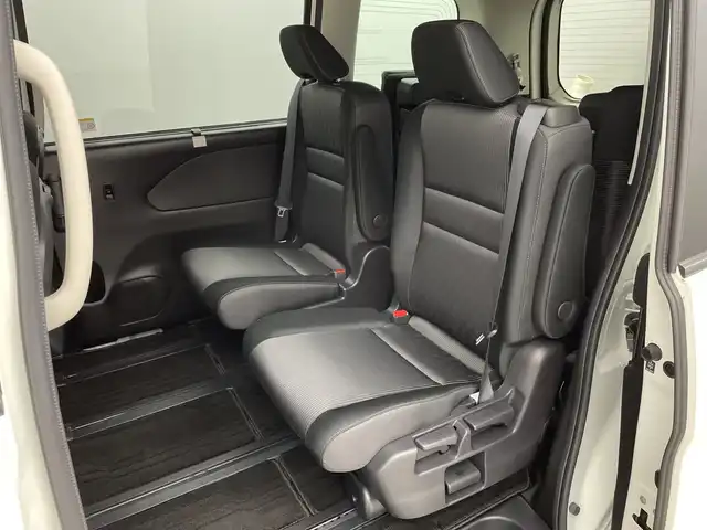 日産 セレナ e－パワー ハイウェイスター V 新潟県 2022(令4)年 4.2万km ブリリアントホワイトパール プロパイロット/純正メモリナビ【MM512D-L】/　フルセグTV/Bluetooth/CD/DVD/Blu-ray/セーフティパックA/・SRSカーテンエアバッグシステム&サイドエアバッグシステム/・踏み間違い衝突防止アシスト/・インテリジェントパーキングアシスト(駐車支援システム) /・標識検知機能/(進入禁止標識、最高速度標識、一時停止標識)/・インテリジェントアラウンドビューモニター/・インテリジェントDA(ふらつき警報)/・フロント&バックソナー/・ヒーター付ドアミラー/・ステアリングスイッチ/衝突被害軽減ブレーキ/レーンキープアシスト/レーダークルーズコントロール/ブラインドスポットモニター/両側パワースライドドア/純正フリップダウンモニター/ドライブレコーダー【DH5-D】/ビルトインETC