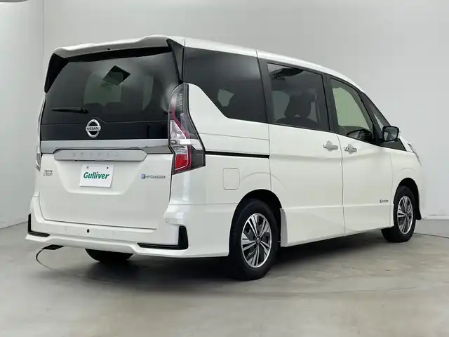 日産 セレナ e－パワー ハイウェイスター V 新潟県 2022(令4)年 4.2万km ブリリアントホワイトパール プロパイロット/純正メモリナビ【MM512D-L】/　フルセグTV/Bluetooth/CD/DVD/Blu-ray/セーフティパックA/・SRSカーテンエアバッグシステム&サイドエアバッグシステム/・踏み間違い衝突防止アシスト/・インテリジェントパーキングアシスト(駐車支援システム) /・標識検知機能/(進入禁止標識、最高速度標識、一時停止標識)/・インテリジェントアラウンドビューモニター/・インテリジェントDA(ふらつき警報)/・フロント&バックソナー/・ヒーター付ドアミラー/・ステアリングスイッチ/衝突被害軽減ブレーキ/レーンキープアシスト/レーダークルーズコントロール/ブラインドスポットモニター/両側パワースライドドア/純正フリップダウンモニター/ドライブレコーダー【DH5-D】/ビルトインETC
