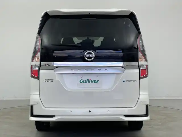 日産 セレナ e－パワー ハイウェイスター V 新潟県 2022(令4)年 4.2万km ブリリアントホワイトパール プロパイロット/純正メモリナビ【MM512D-L】/　フルセグTV/Bluetooth/CD/DVD/Blu-ray/セーフティパックA/・SRSカーテンエアバッグシステム&サイドエアバッグシステム/・踏み間違い衝突防止アシスト/・インテリジェントパーキングアシスト(駐車支援システム) /・標識検知機能/(進入禁止標識、最高速度標識、一時停止標識)/・インテリジェントアラウンドビューモニター/・インテリジェントDA(ふらつき警報)/・フロント&バックソナー/・ヒーター付ドアミラー/・ステアリングスイッチ/衝突被害軽減ブレーキ/レーンキープアシスト/レーダークルーズコントロール/ブラインドスポットモニター/両側パワースライドドア/純正フリップダウンモニター/ドライブレコーダー【DH5-D】/ビルトインETC