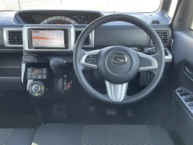 ダイハツ ウェイク L SA Ⅲ 山梨県 2018(平30)年 8.4万km ブラックマイカメタリック (株)IDOMが運営する【じしゃロン甲府店】の自社ローン専用車両になります。/こちらは現金またはオートローンご利用時の価格です。自社ローンご希望の方は別途その旨お申付け下さい/スマートアシストIII/衝突被害軽減ブレーキ/横滑り防止装置/アイドリングストップ/両側パワースライドドア/社外メモリーナビ（MDV-D305)/ワンセグTV/CD/SD/BTオーディオ/USB/バックカメラ/ステアリングリモコン/オートライト/オートマチックハイビーム/フォグランプ/新車時保証書/取扱説明書/ナビ取扱説明書