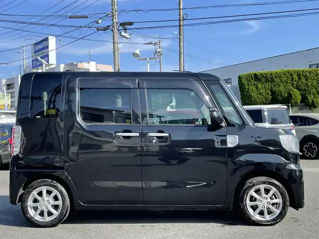 ダイハツ ウェイク L SA Ⅲ 山梨県 2018(平30)年 8.4万km ブラックマイカメタリック (株)IDOMが運営する【じしゃロン甲府店】の自社ローン専用車両になります。/こちらは現金またはオートローンご利用時の価格です。自社ローンご希望の方は別途その旨お申付け下さい/スマートアシストIII/衝突被害軽減ブレーキ/横滑り防止装置/アイドリングストップ/両側パワースライドドア/社外メモリーナビ（MDV-D305)/ワンセグTV/CD/SD/BTオーディオ/USB/バックカメラ/ステアリングリモコン/オートライト/オートマチックハイビーム/フォグランプ/新車時保証書/取扱説明書/ナビ取扱説明書