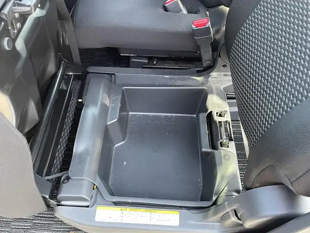 ダイハツ ウェイク L SA Ⅲ 山梨県 2018(平30)年 8.4万km ブラックマイカメタリック (株)IDOMが運営する【じしゃロン甲府店】の自社ローン専用車両になります。/こちらは現金またはオートローンご利用時の価格です。自社ローンご希望の方は別途その旨お申付け下さい/スマートアシストIII/衝突被害軽減ブレーキ/横滑り防止装置/アイドリングストップ/両側パワースライドドア/社外メモリーナビ（MDV-D305)/ワンセグTV/CD/SD/BTオーディオ/USB/バックカメラ/ステアリングリモコン/オートライト/オートマチックハイビーム/フォグランプ/新車時保証書/取扱説明書/ナビ取扱説明書