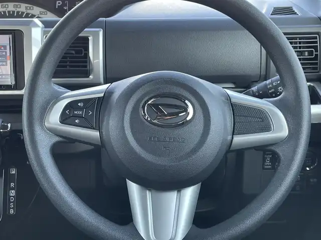 ダイハツ ウェイク L SA Ⅲ 山梨県 2018(平30)年 8.4万km ブラックマイカメタリック (株)IDOMが運営する【じしゃロン甲府店】の自社ローン専用車両になります。/こちらは現金またはオートローンご利用時の価格です。自社ローンご希望の方は別途その旨お申付け下さい/スマートアシストIII/衝突被害軽減ブレーキ/横滑り防止装置/アイドリングストップ/両側パワースライドドア/社外メモリーナビ（MDV-D305)/ワンセグTV/CD/SD/BTオーディオ/USB/バックカメラ/ステアリングリモコン/オートライト/オートマチックハイビーム/フォグランプ/新車時保証書/取扱説明書/ナビ取扱説明書