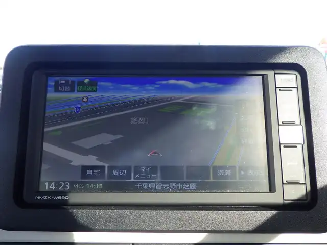 ダイハツ ムーヴ キャンバス ストライプス G 千葉県 2024(令6)年 0.5万km シャイニングホワイトパール/サンドベージュメタリック スマートアシストIII/エコアイドル/両側パワースライドドア/前席シートヒーター/純正メモリーナビ/地デジTV/【DVD/CD再生機能　Bluetooth接続】/バックカメラ/ステアリングスイッチ/LEDヘッドライト/フォグライト/コーナーセンサー/サイド/カーテンエアバッグ/キーフリーシステム