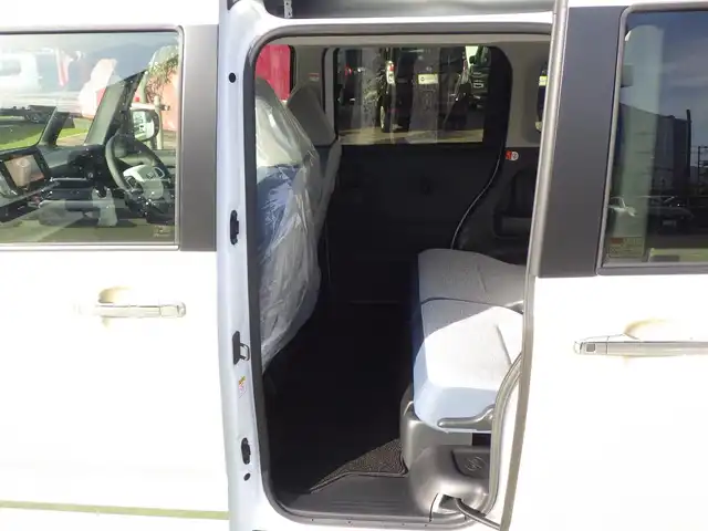 ダイハツ ムーヴ キャンバス ストライプス G 千葉県 2024(令6)年 0.5万km シャイニングホワイトパール/サンドベージュメタリック スマートアシストIII/エコアイドル/両側パワースライドドア/前席シートヒーター/純正メモリーナビ/地デジTV/【DVD/CD再生機能　Bluetooth接続】/バックカメラ/ステアリングスイッチ/LEDヘッドライト/フォグライト/コーナーセンサー/サイド/カーテンエアバッグ/キーフリーシステム