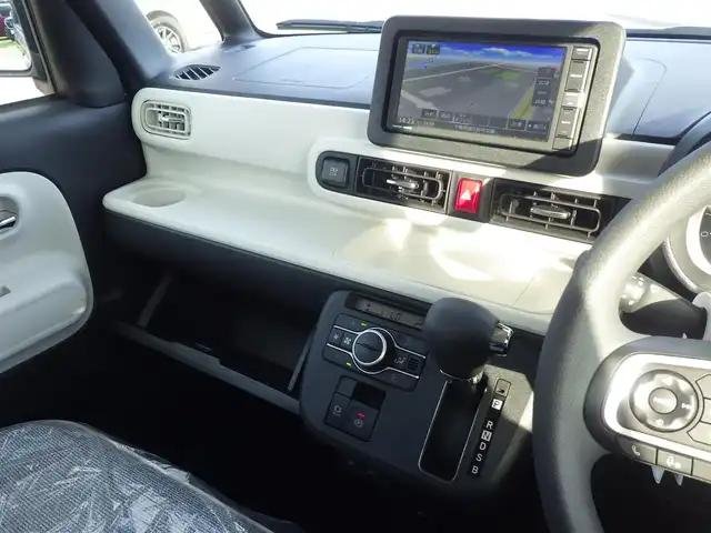 ダイハツ ムーヴ キャンバス ストライプス G 千葉県 2024(令6)年 0.5万km シャイニングホワイトパール/サンドベージュメタリック スマートアシストIII/エコアイドル/両側パワースライドドア/前席シートヒーター/純正メモリーナビ/地デジTV/【DVD/CD再生機能　Bluetooth接続】/バックカメラ/ステアリングスイッチ/LEDヘッドライト/フォグライト/コーナーセンサー/サイド/カーテンエアバッグ/キーフリーシステム