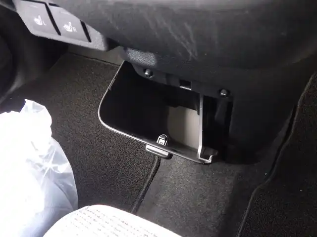 ダイハツ ムーヴ キャンバス ストライプス G 千葉県 2024(令6)年 0.5万km シャイニングホワイトパール/サンドベージュメタリック スマートアシストIII/エコアイドル/両側パワースライドドア/前席シートヒーター/純正メモリーナビ/地デジTV/【DVD/CD再生機能　Bluetooth接続】/バックカメラ/ステアリングスイッチ/LEDヘッドライト/フォグライト/コーナーセンサー/サイド/カーテンエアバッグ/キーフリーシステム