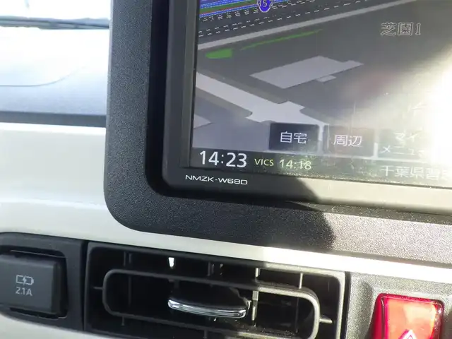 ダイハツ ムーヴ キャンバス ストライプス G 千葉県 2024(令6)年 0.5万km シャイニングホワイトパール/サンドベージュメタリック スマートアシストIII/エコアイドル/両側パワースライドドア/前席シートヒーター/純正メモリーナビ/地デジTV/【DVD/CD再生機能　Bluetooth接続】/バックカメラ/ステアリングスイッチ/LEDヘッドライト/フォグライト/コーナーセンサー/サイド/カーテンエアバッグ/キーフリーシステム