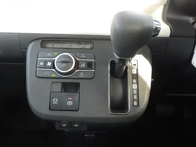 ダイハツ ムーヴ キャンバス ストライプス G 千葉県 2024(令6)年 0.5万km シャイニングホワイトパール/サンドベージュメタリック スマートアシストIII/エコアイドル/両側パワースライドドア/前席シートヒーター/純正メモリーナビ/地デジTV/【DVD/CD再生機能　Bluetooth接続】/バックカメラ/ステアリングスイッチ/LEDヘッドライト/フォグライト/コーナーセンサー/サイド/カーテンエアバッグ/キーフリーシステム