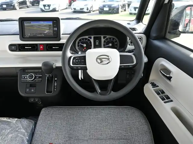 ダイハツ ムーヴ キャンバス ストライプス G 千葉県 2024(令6)年 0.5万km シャイニングホワイトパール/サンドベージュメタリック スマートアシストIII/エコアイドル/両側パワースライドドア/前席シートヒーター/純正メモリーナビ/地デジTV/【DVD/CD再生機能　Bluetooth接続】/バックカメラ/ステアリングスイッチ/LEDヘッドライト/フォグライト/コーナーセンサー/サイド/カーテンエアバッグ/キーフリーシステム