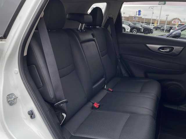 日産 エクストレイル 20X エマージェンシーブレーキ 香川県 2017(平29)年 6.3万km ブリリアントホワイトパール 純正7インチSDナビ/→フルセグ/CD/DVD/Bluetooth/AUX/バックカメラ/ハーフレザーシート/前席シートヒーター/エマージェンシーブレーキ/車線逸脱警報/踏み間違い防止アシスト/横滑り防止装置/LEDオートハイビーム/前後コーナーセンサー/純正17インチアルミ/革巻きステアリング/ステアリングリモコン/ビルトインETC/前方ドライブレコーダー/純正フロアマット/プッシュスタート/スマートキー/アイドリングストップ