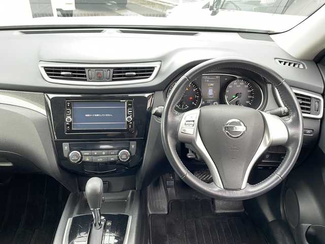 日産 エクストレイル 20X エマージェンシーブレーキ 香川県 2017(平29)年 6.3万km ブリリアントホワイトパール 純正7インチSDナビ/→フルセグ/CD/DVD/Bluetooth/AUX/バックカメラ/ハーフレザーシート/前席シートヒーター/エマージェンシーブレーキ/車線逸脱警報/踏み間違い防止アシスト/横滑り防止装置/LEDオートハイビーム/前後コーナーセンサー/純正17インチアルミ/革巻きステアリング/ステアリングリモコン/ビルトインETC/前方ドライブレコーダー/純正フロアマット/プッシュスタート/スマートキー/アイドリングストップ