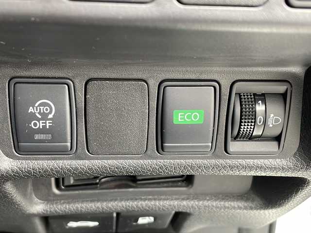 日産 エクストレイル 20X エマージェンシーブレーキ 香川県 2017(平29)年 6.3万km ブリリアントホワイトパール 純正7インチSDナビ/→フルセグ/CD/DVD/Bluetooth/AUX/バックカメラ/ハーフレザーシート/前席シートヒーター/エマージェンシーブレーキ/車線逸脱警報/踏み間違い防止アシスト/横滑り防止装置/LEDオートハイビーム/前後コーナーセンサー/純正17インチアルミ/革巻きステアリング/ステアリングリモコン/ビルトインETC/前方ドライブレコーダー/純正フロアマット/プッシュスタート/スマートキー/アイドリングストップ