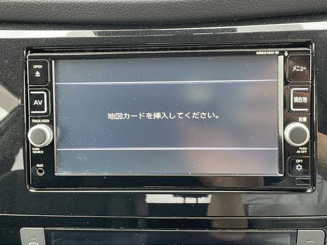 日産 エクストレイル 20X エマージェンシーブレーキ 香川県 2017(平29)年 6.3万km ブリリアントホワイトパール 純正7インチSDナビ/→フルセグ/CD/DVD/Bluetooth/AUX/バックカメラ/ハーフレザーシート/前席シートヒーター/エマージェンシーブレーキ/車線逸脱警報/踏み間違い防止アシスト/横滑り防止装置/LEDオートハイビーム/前後コーナーセンサー/純正17インチアルミ/革巻きステアリング/ステアリングリモコン/ビルトインETC/前方ドライブレコーダー/純正フロアマット/プッシュスタート/スマートキー/アイドリングストップ