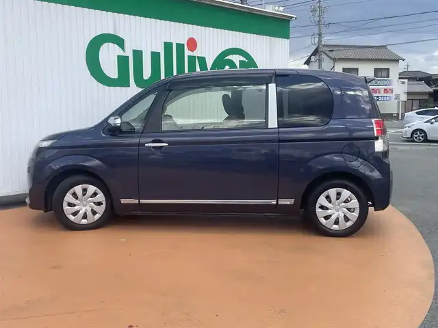 トヨタ スペイド F 三重県 2013(平25)年 3.4万km ダークバイオレットマイカメタリック 社外メモリナビ/助手席パワースライドドア/ハロゲンヘッドライト/ボディ同色電動格納ドアミラー/プライバシーガラス/リアウィンドウデフォッガー/SRSエアバック（運転席/助手席）/マニュアルエアコン/175/65R15タイヤ/　＊15インチフルホイールキャップ/リモコンキー